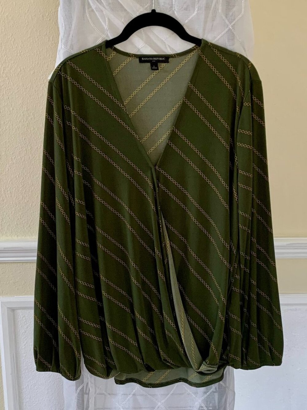 Banana Republic Olive Green & Gold Chain Print Surplice Wrap Blouse - Size Large